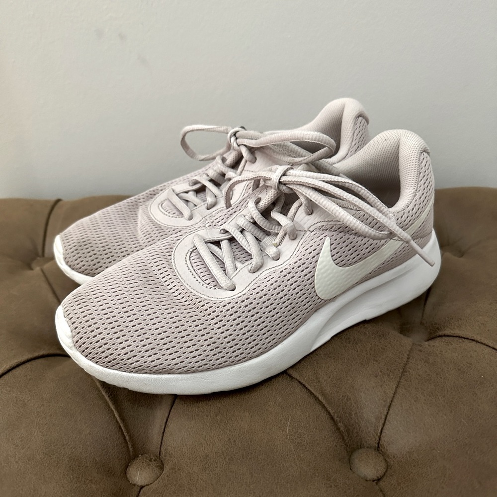 Nike Tanjun Shoes